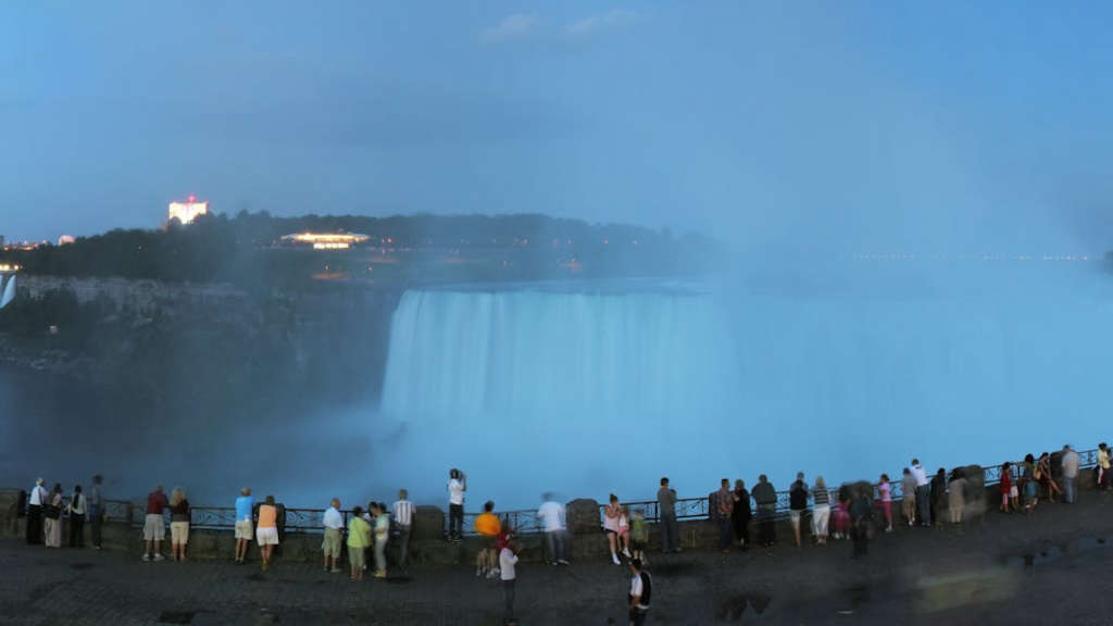 Get-Splashed-At-Niagara-Falls-106.jpeg