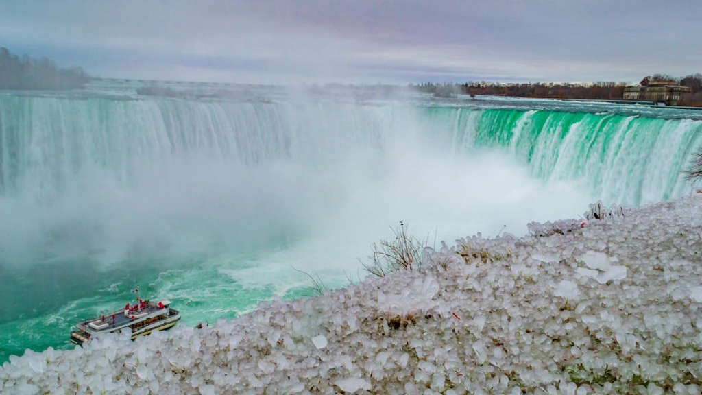 Get-Splashed-At-Niagara-Falls-741.jpeg